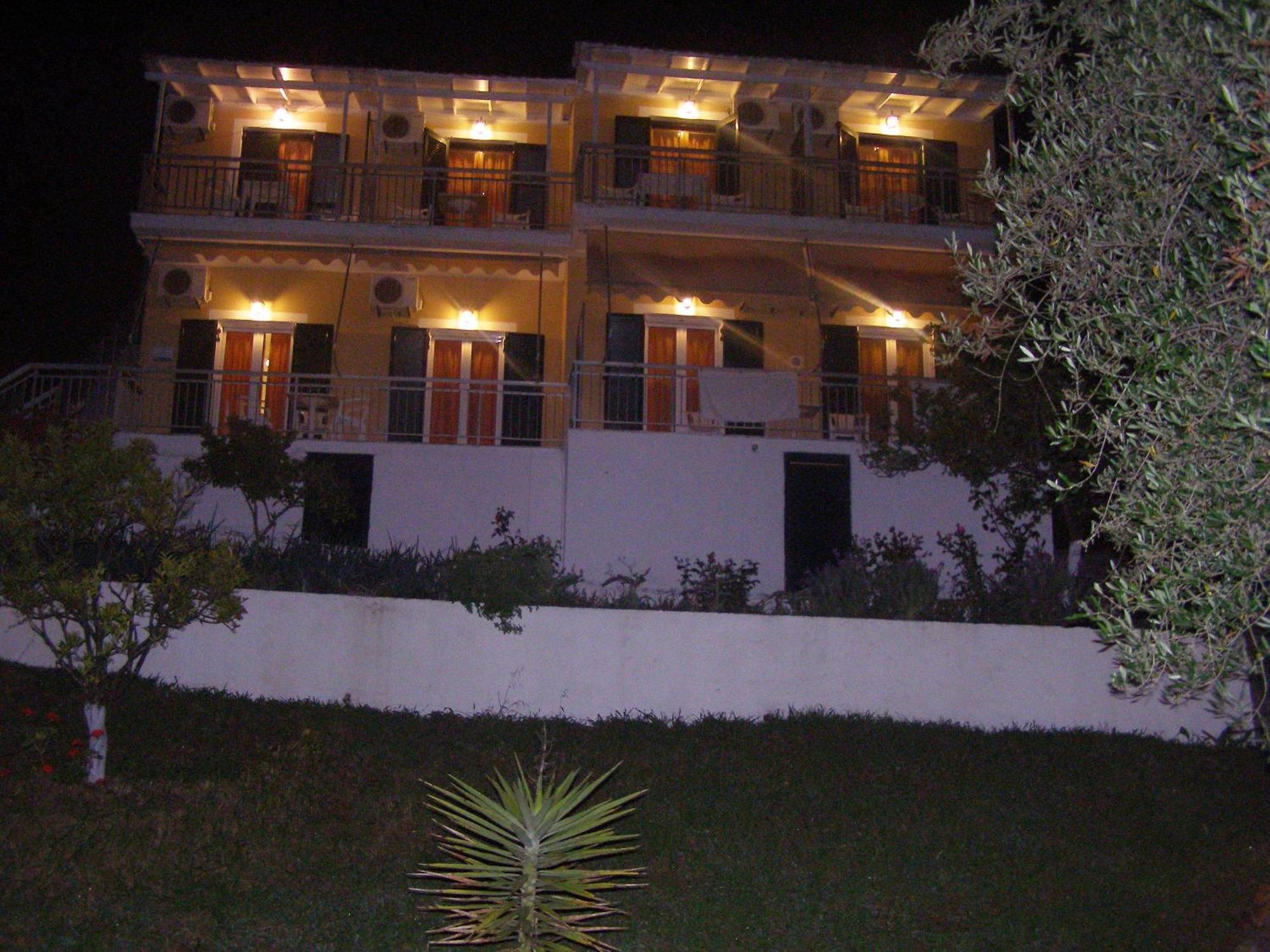 Evridiki Apartments Месонги Экстерьер фото